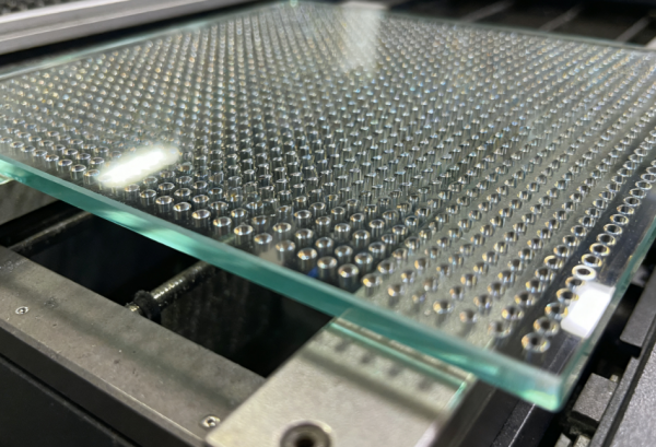 聚焦高鋁玻璃精密加工：紅外皮秒激光鉆孔設備賦能深蘇滬產業，超越激光彰顯品牌實力